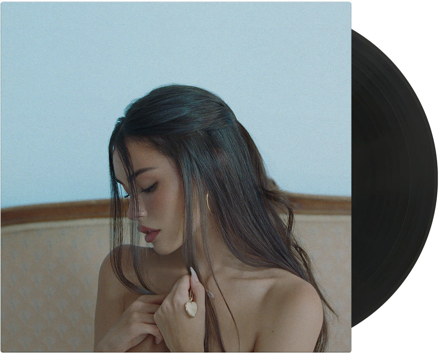 Madison Beer - locket