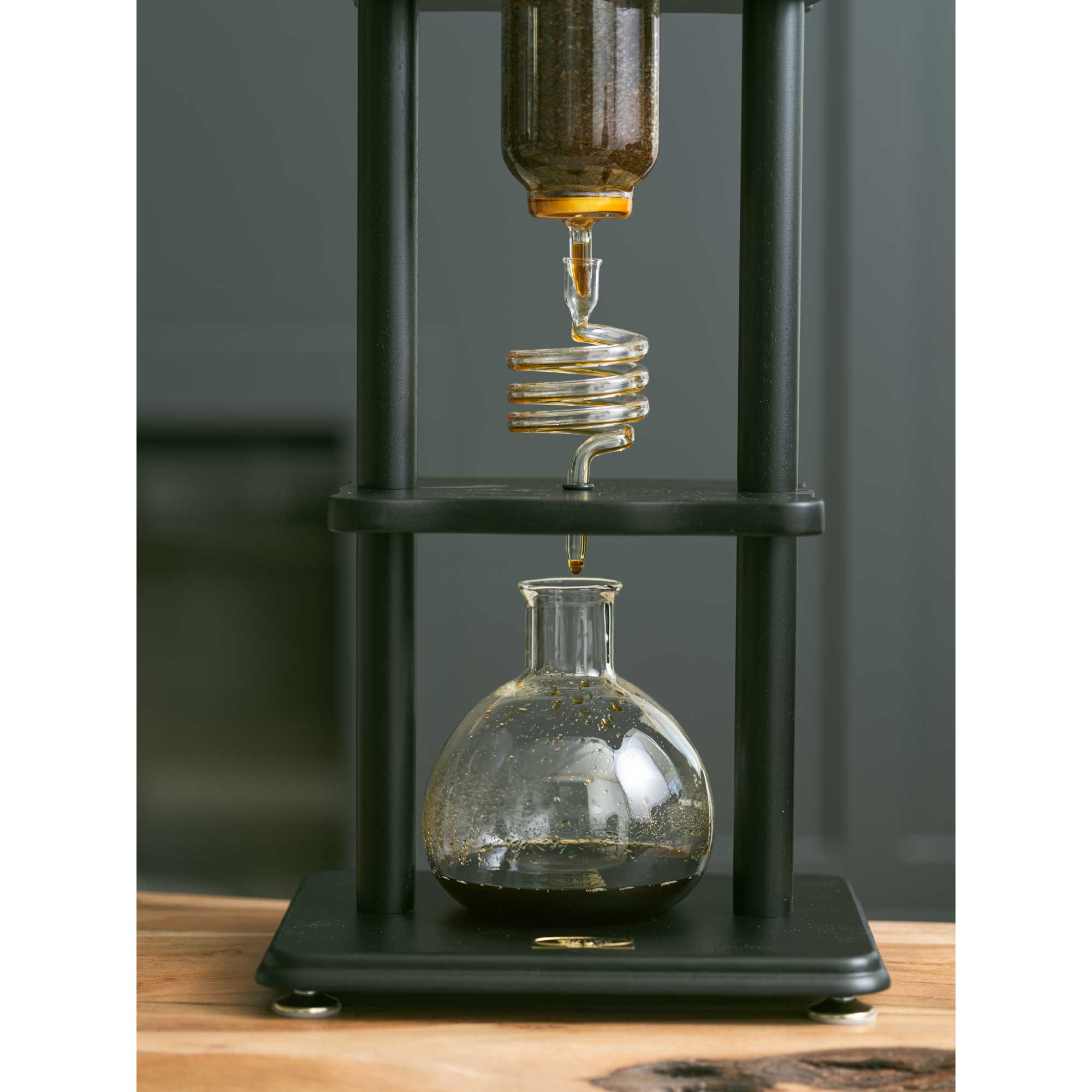 Yama Glass Cold Brew Tower – Black Straight Frame – 6–8 Cup (32 oz) - Corkys Coffee
