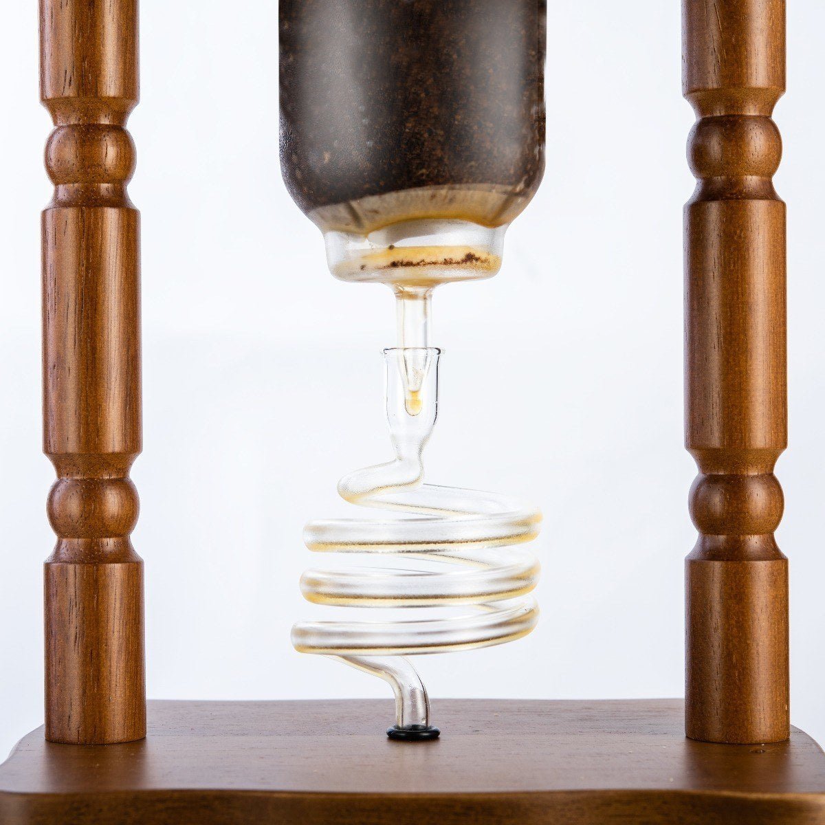 Yama Glass Cold Brew Tower – Curved Brown Wood Frame – 6–8 Cup (32 oz) - Corkys Coffee